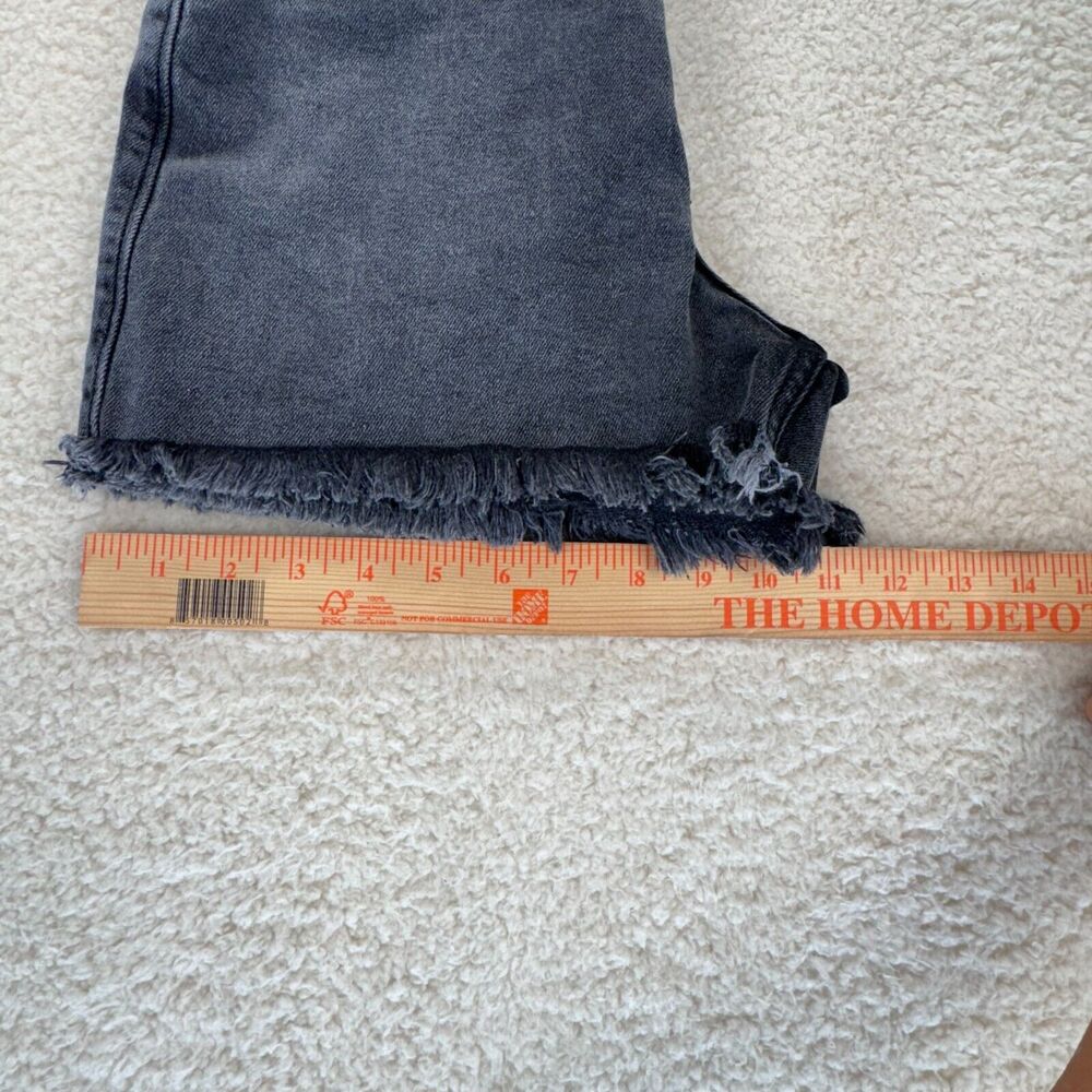 Hollister Ultra High-Rise Mom Shorts Size 3 W26 Gray Denim Frayed Hem Stretchy - Picture 7 of 12